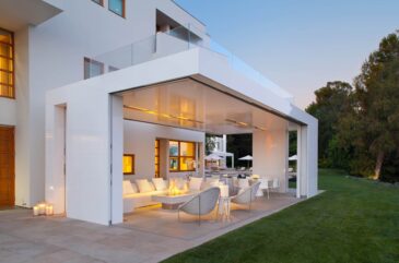 Los Angeles home by Rios Clementi Hale Studios