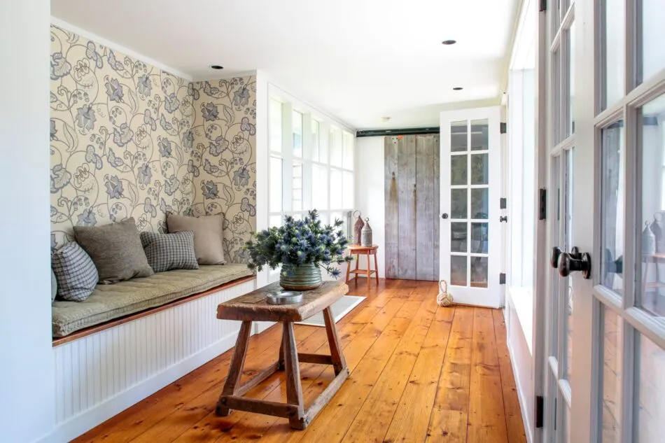 Country house mudroom by Huniford Design Studio in Sagaponack, NY
