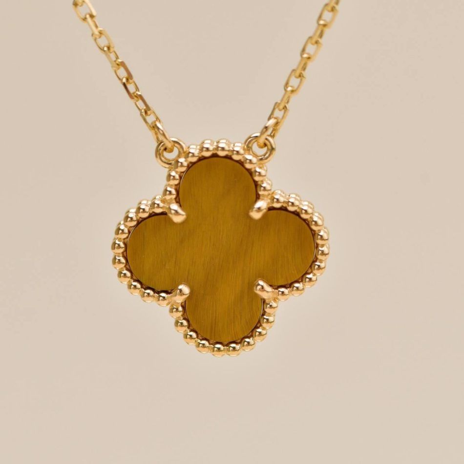 Van Cleef & Arpels Vintage Alhambra tiger's eye pendant necklace, 2018