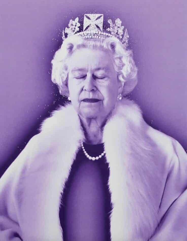 Lightness of Being Crystal Edition (Queen Elizabeth II) by Chris Levine