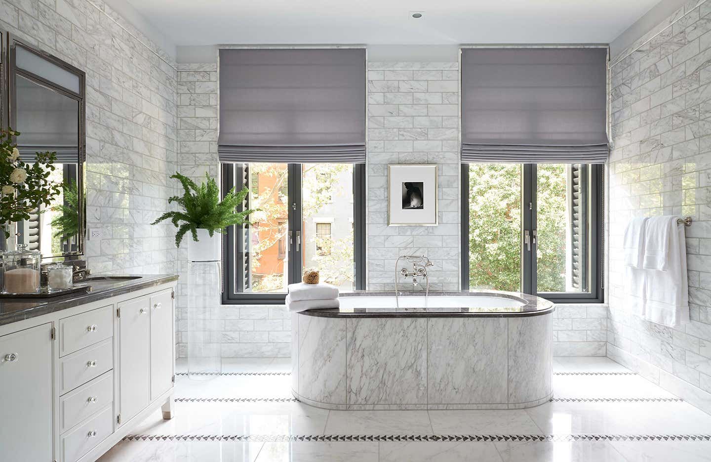 32 Bathrooms with Luxurious Tubs