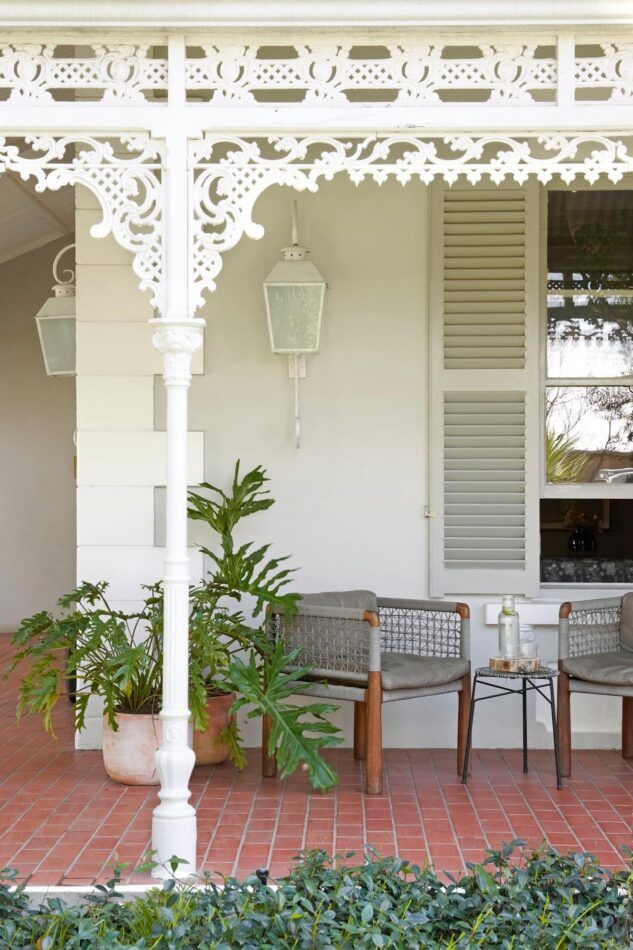 robertson small hotel