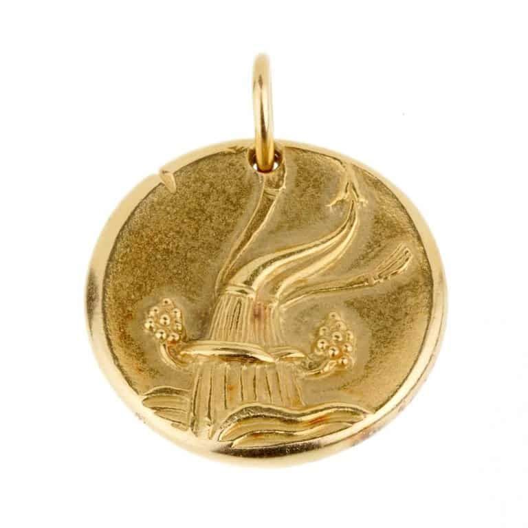 Van Cleef & Arpels gold aquarius pendant
